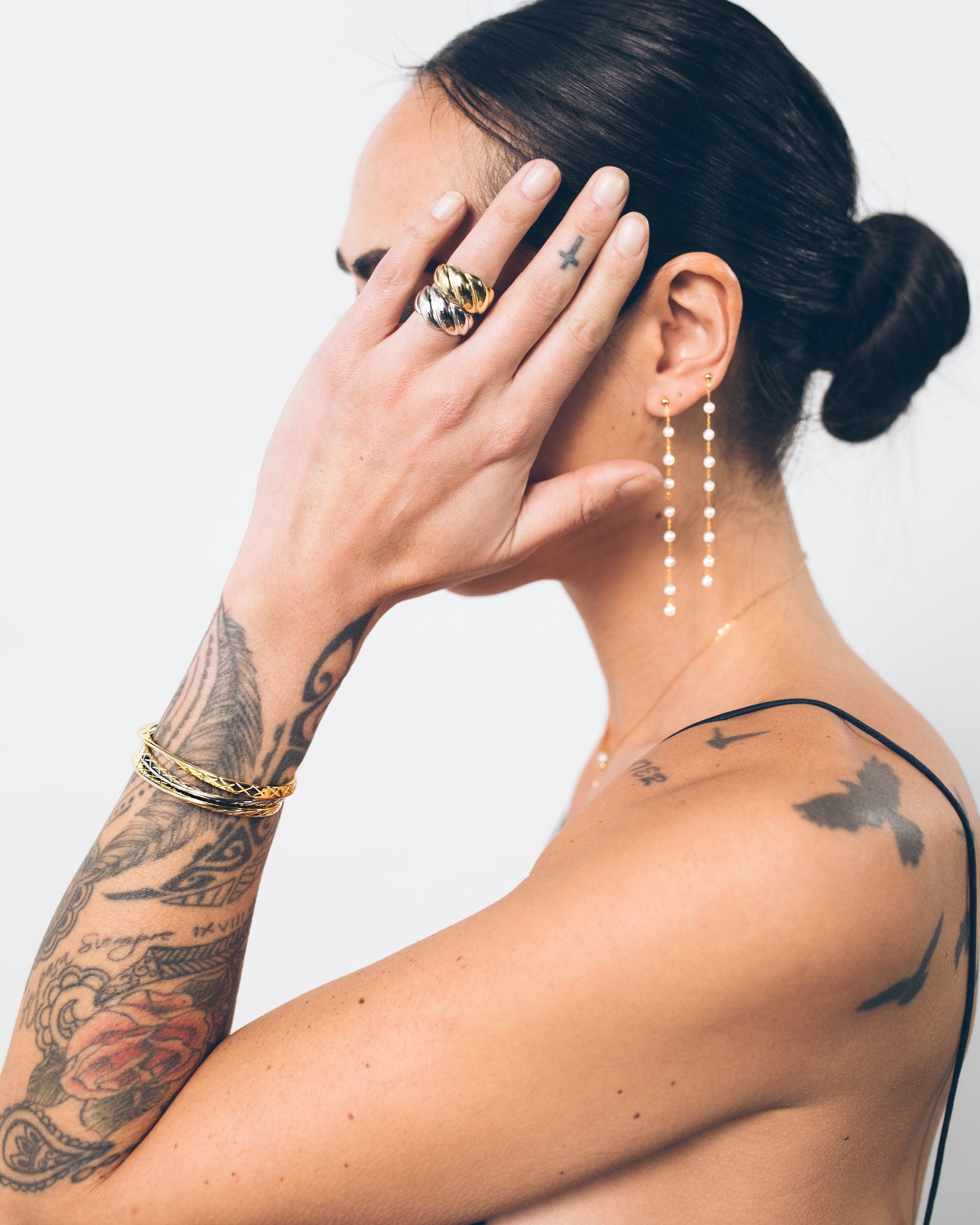 "Charlie" crisscross twisted bangle