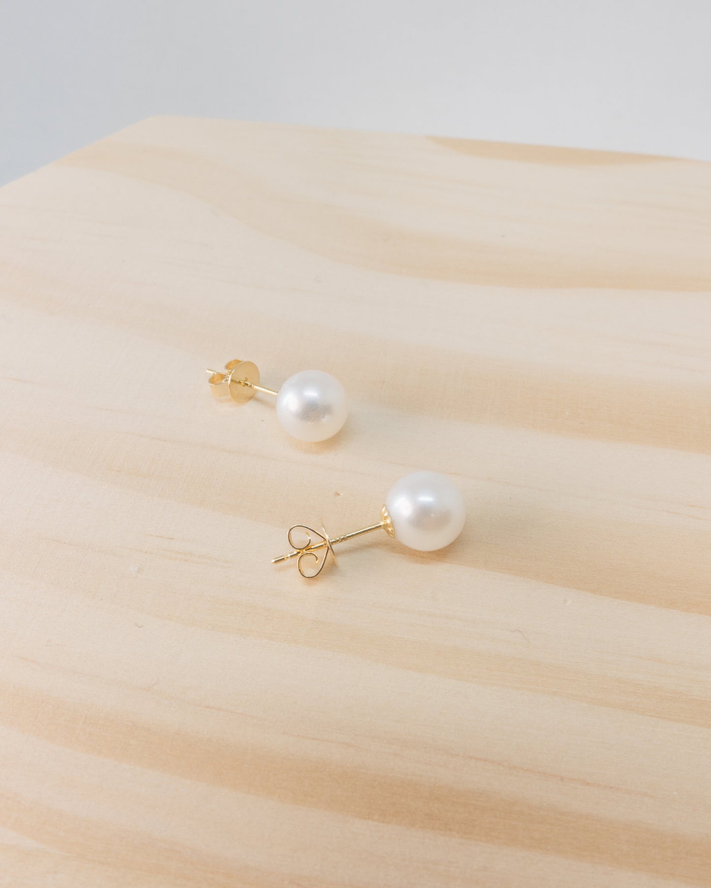 "Lyla" akoya pearl studs