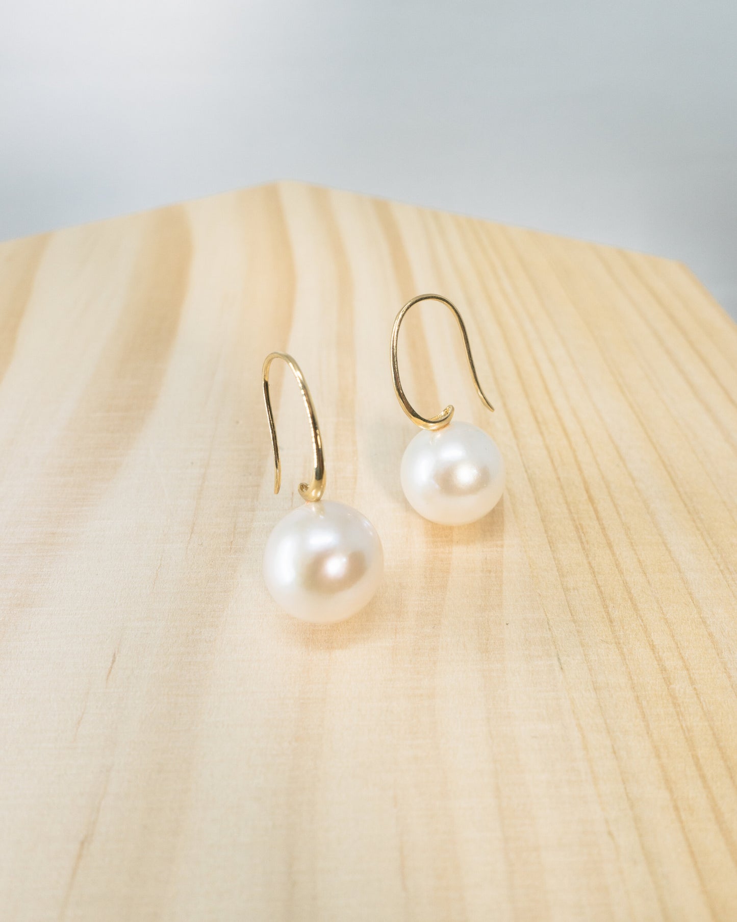 "Edith" jumbo pearl drops