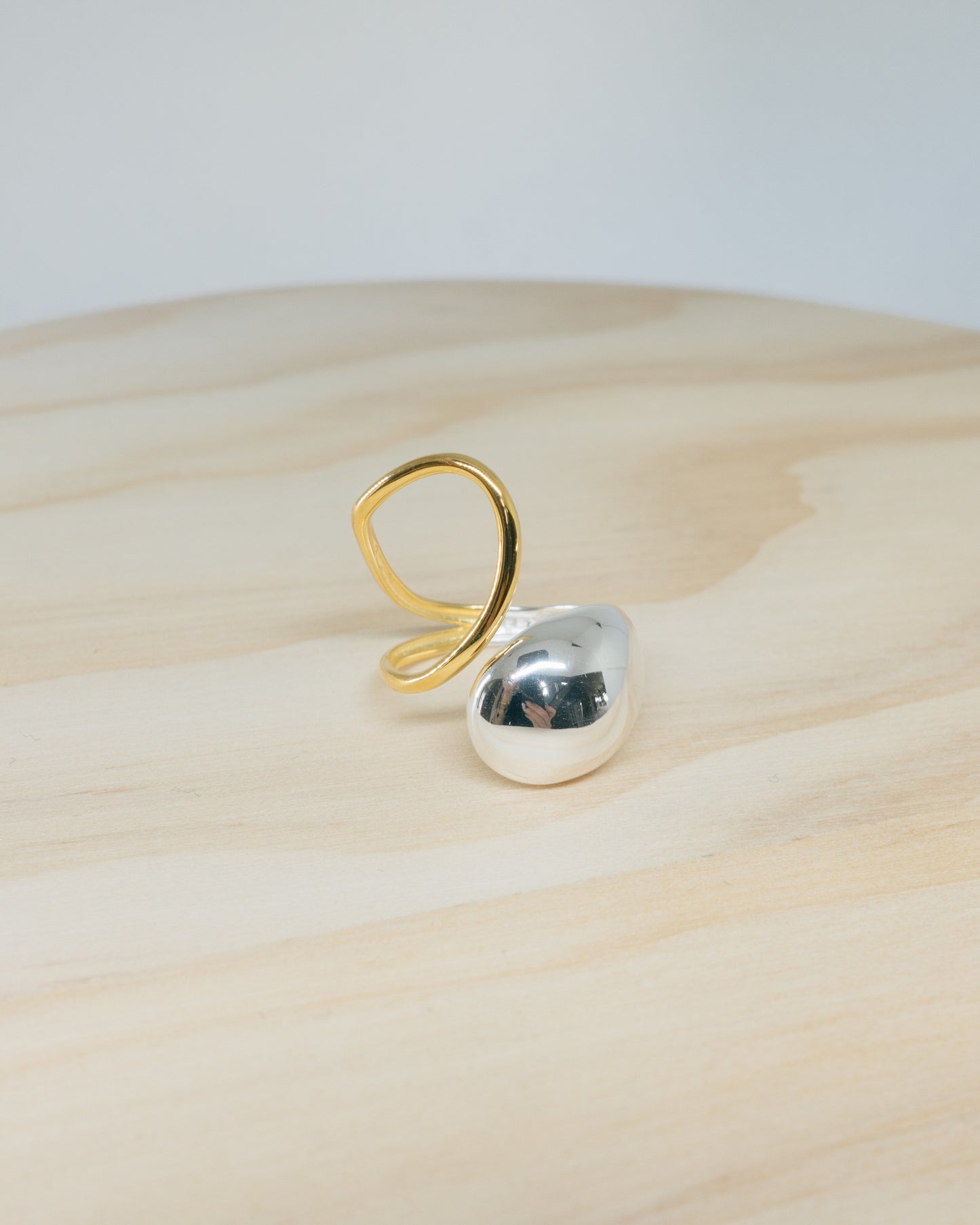 André two tone overlap ring