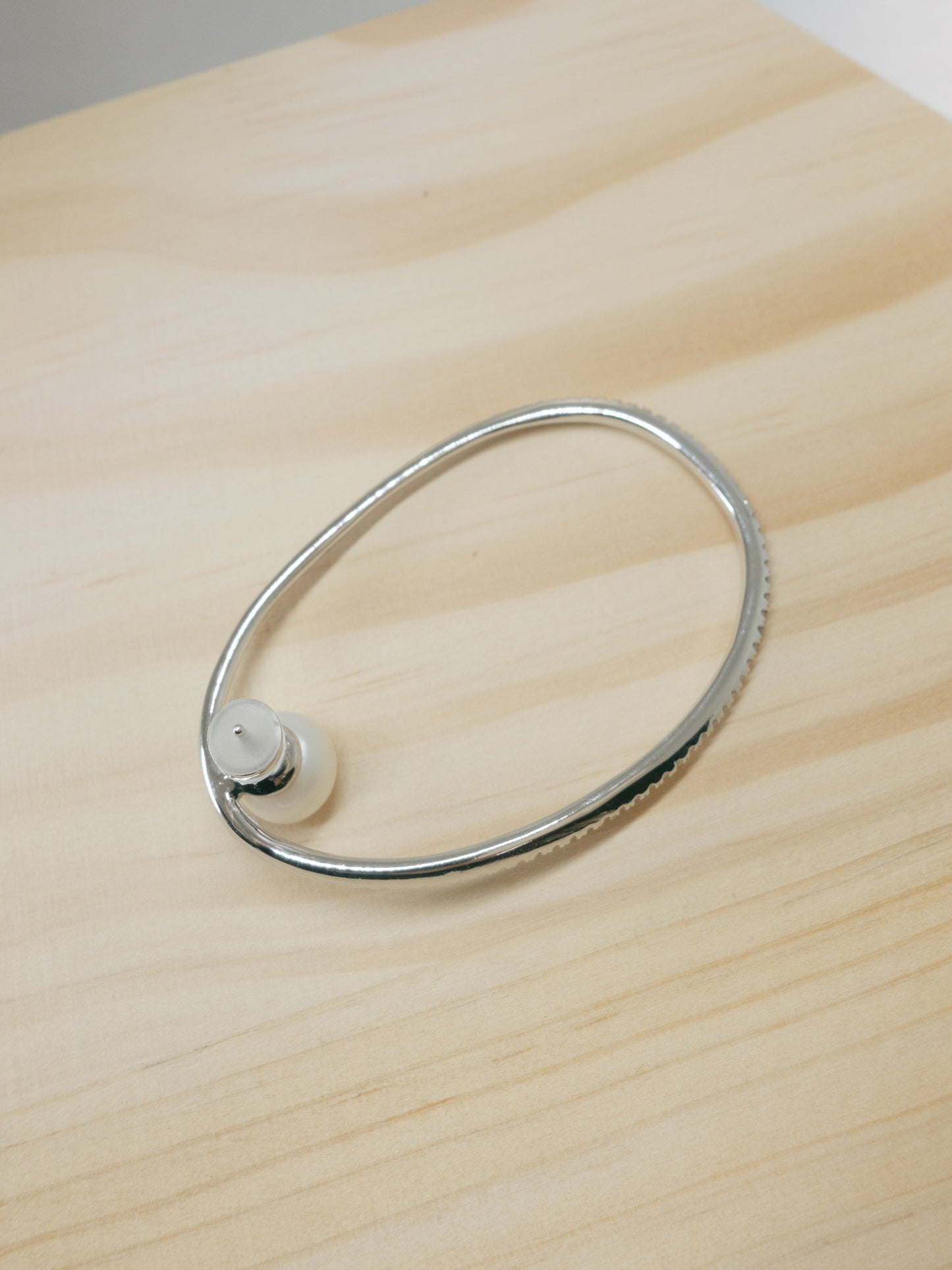 Oversized Pavé Zirconia Pearl Ear Cuff