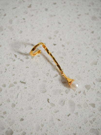 Linear Pearl Drop Ear Cuff