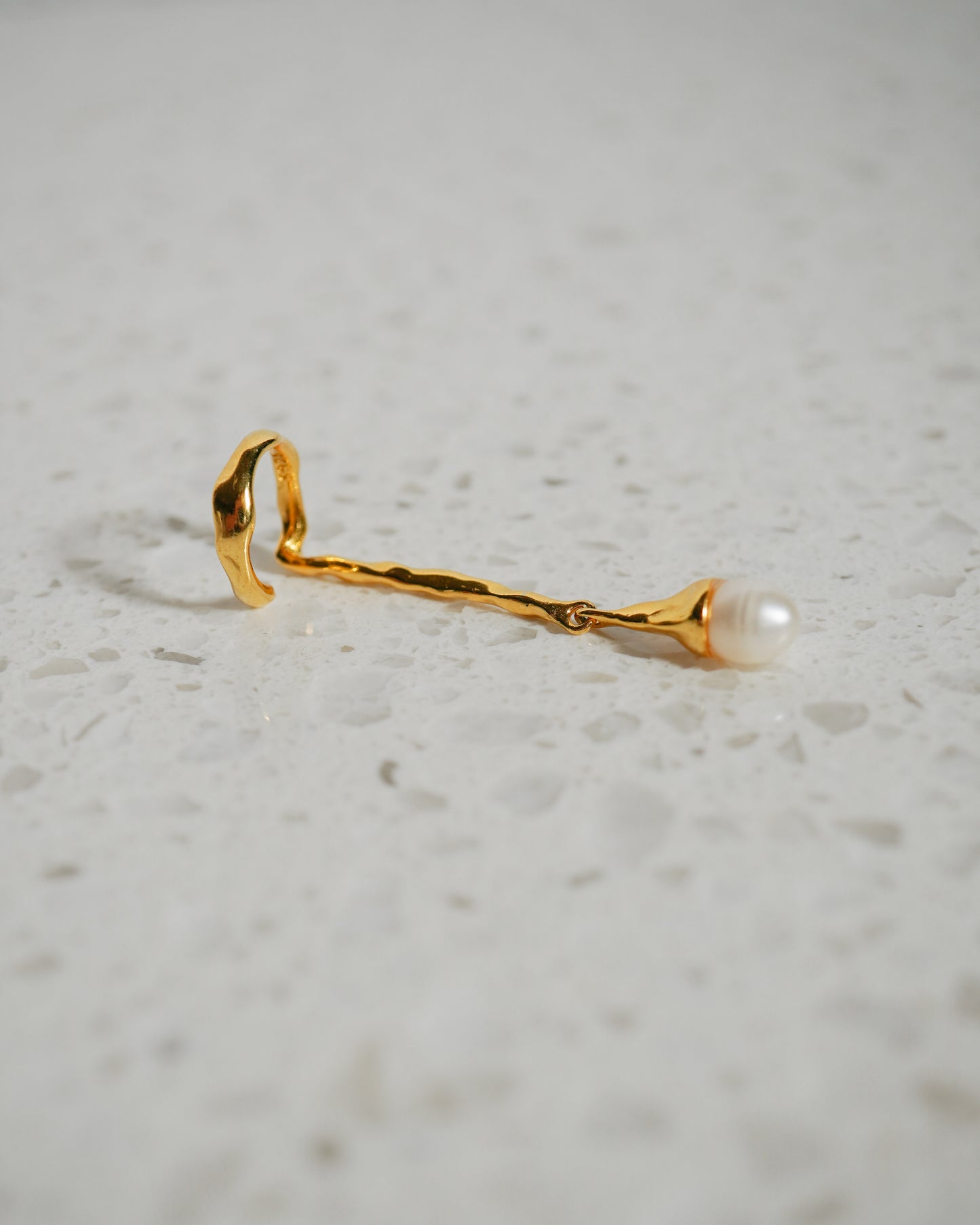 Linear Pearl Drop Ear Cuff