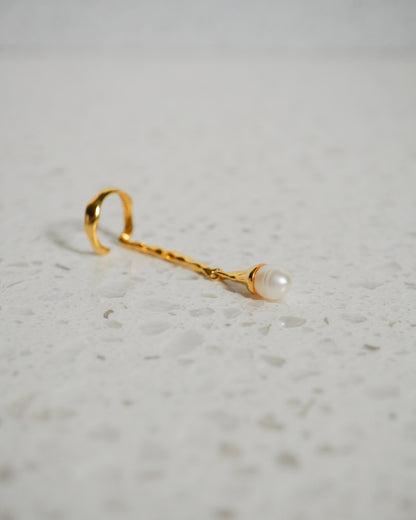 Linear Pearl Drop Ear Cuff