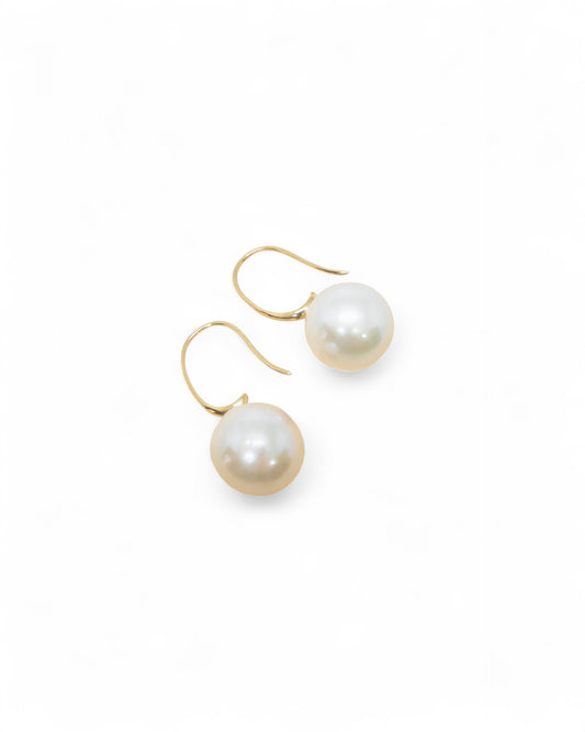 "Edith" jumbo pearl drops