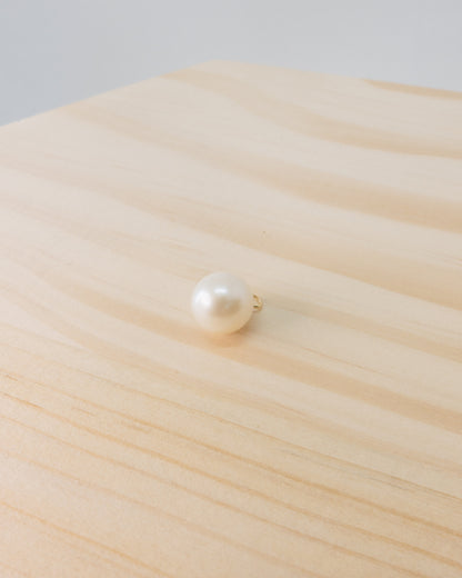 Solo Freshwater Pearl Pendant