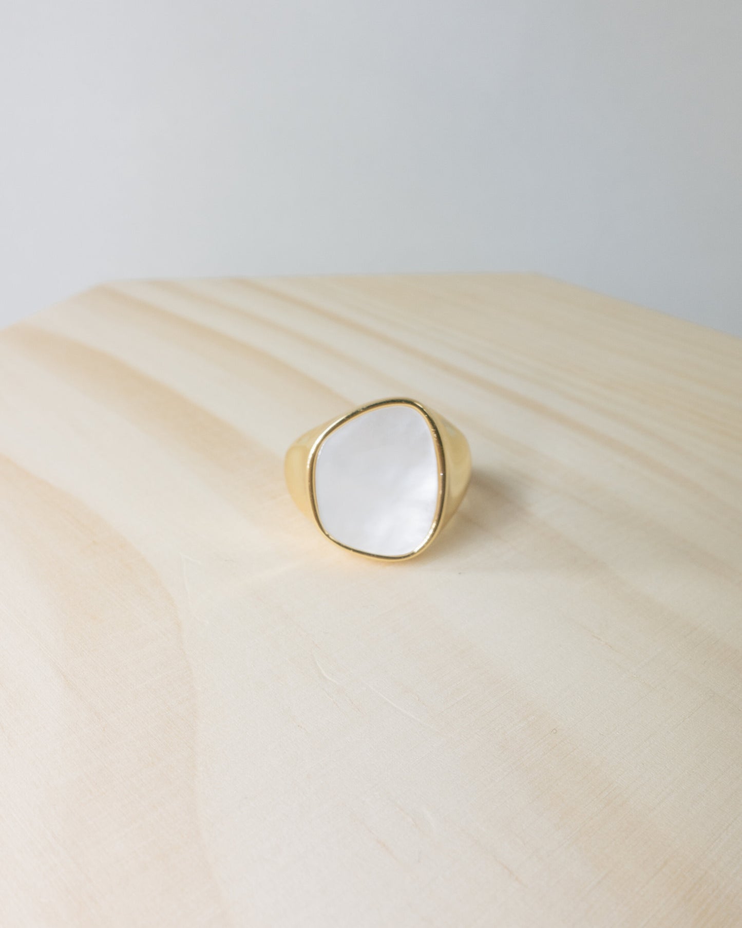 "Royal" mother of pearl statement ring