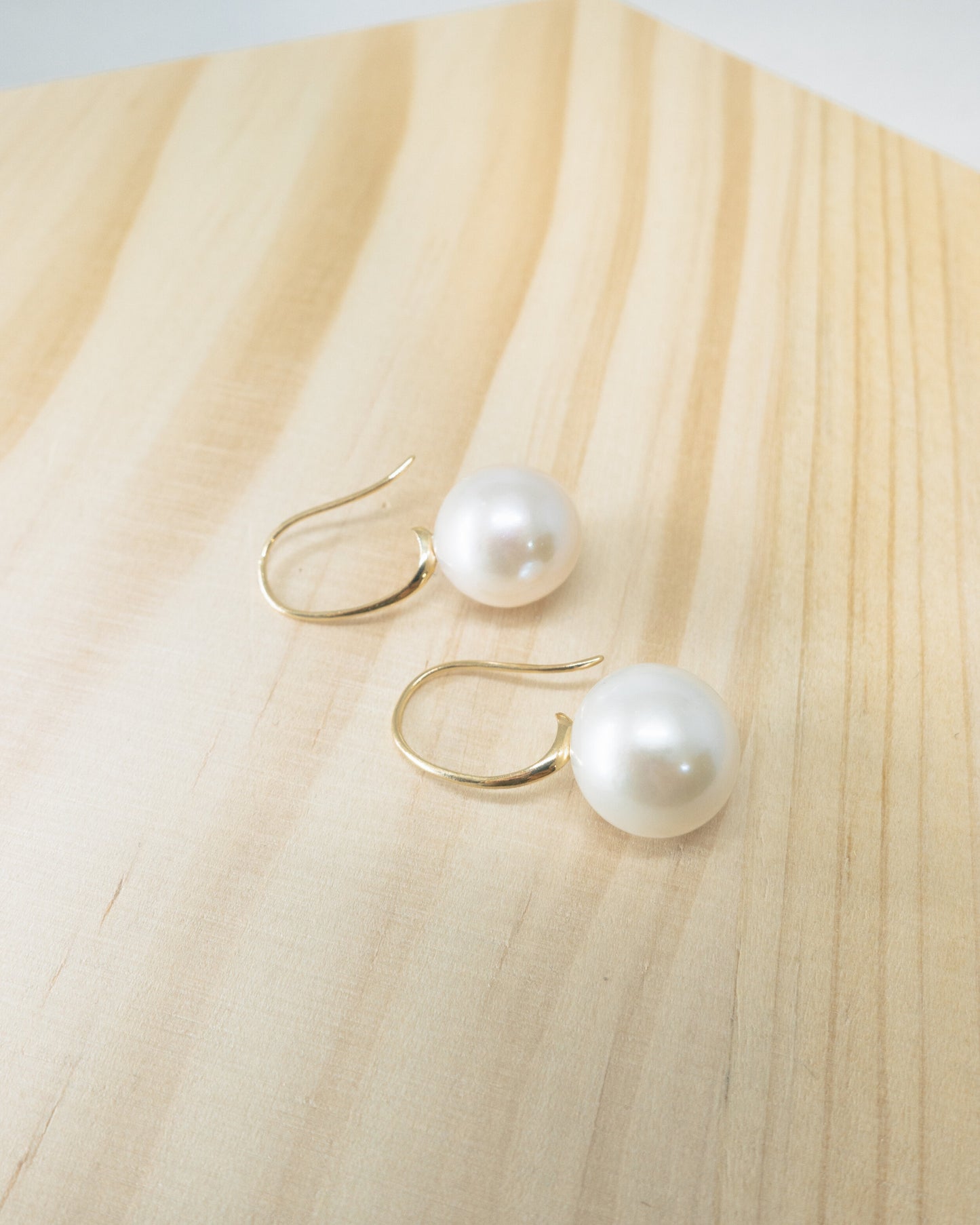 "Edith" jumbo pearl drops