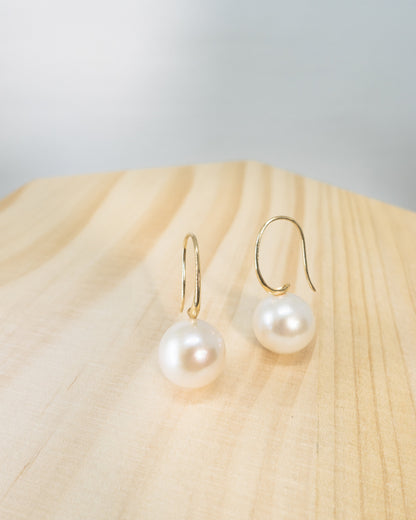 "Edith" jumbo pearl drops