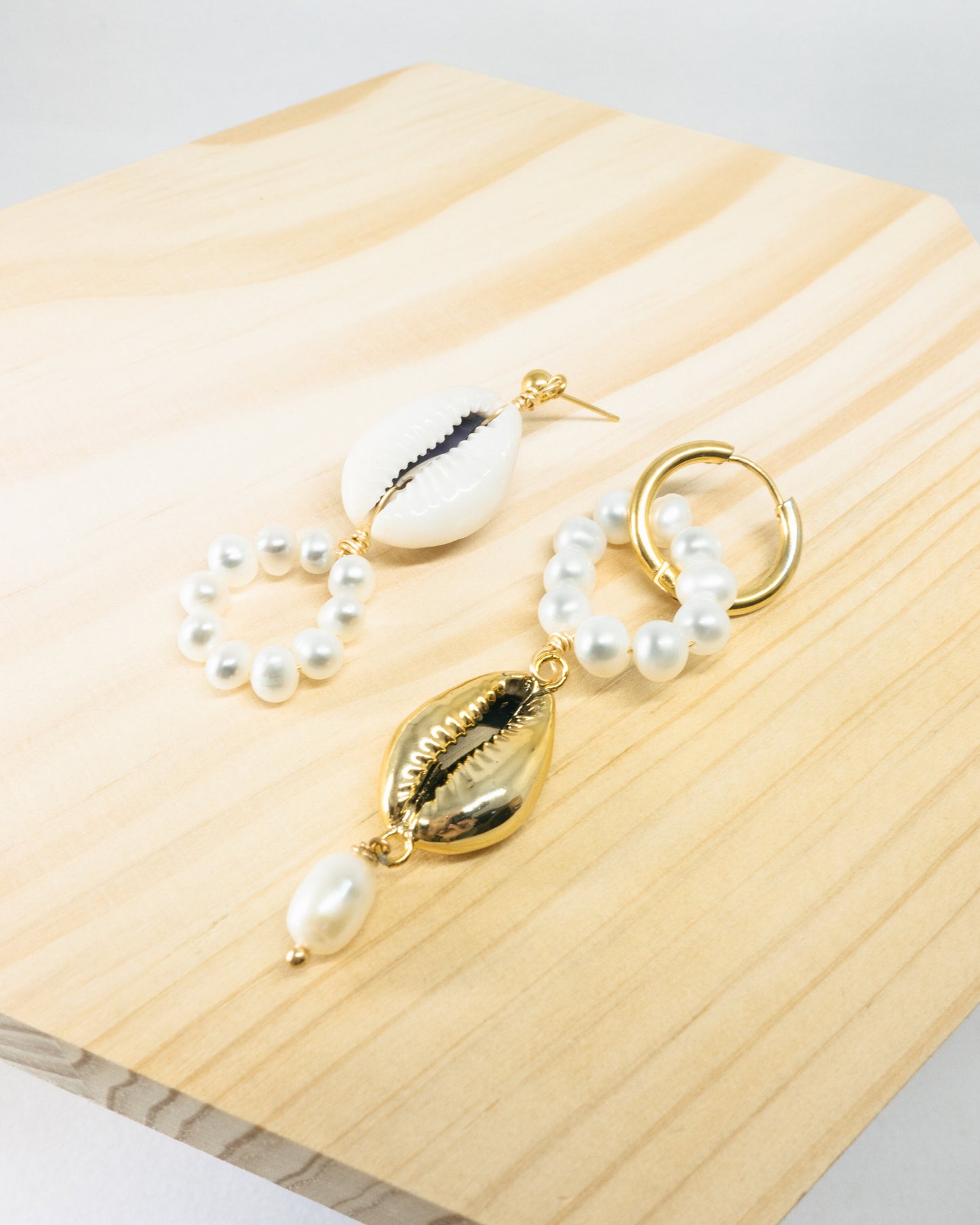 "Jamie" shells and pearls earrings