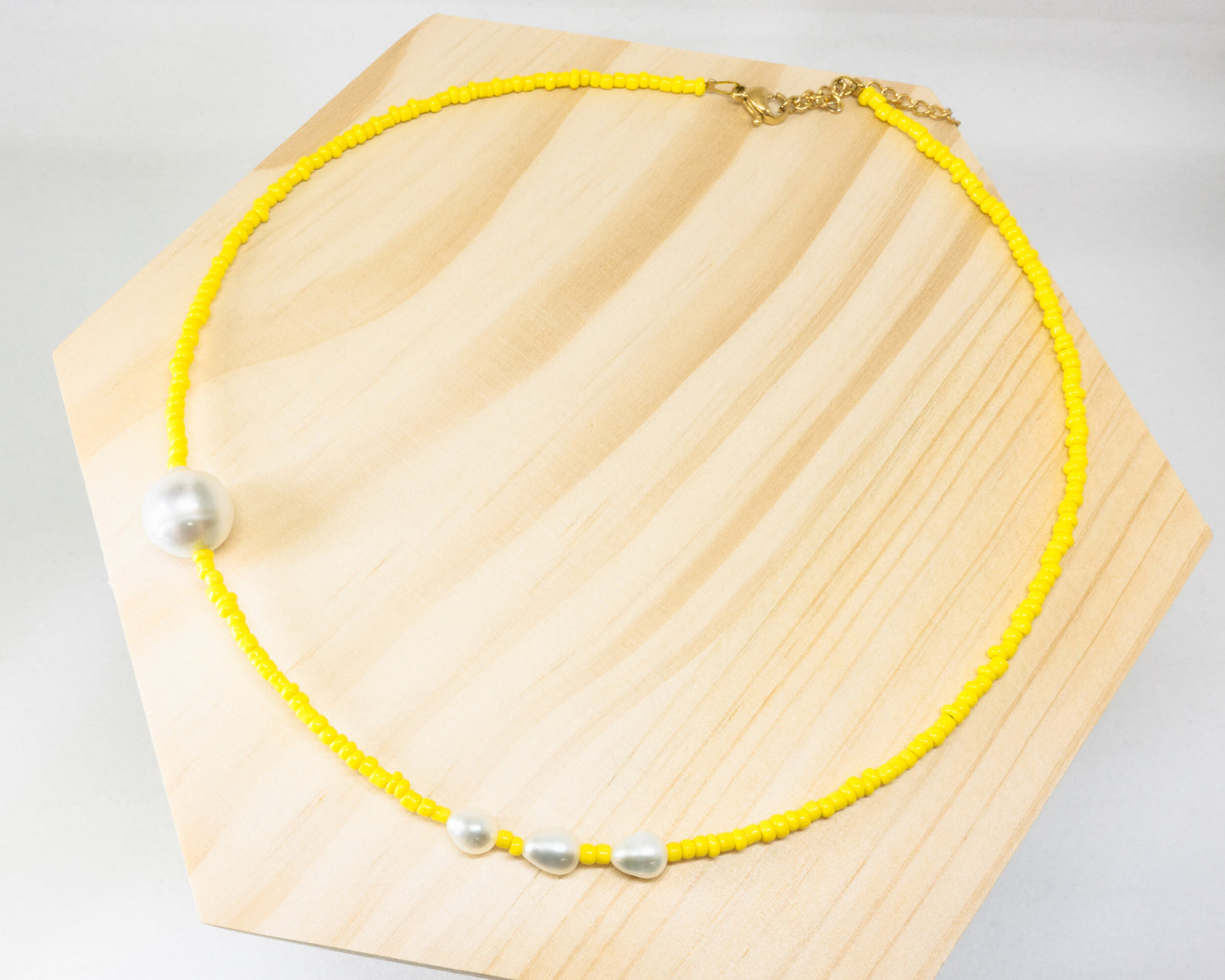 "Maraja" yellow beaded baroque pearl necklace
