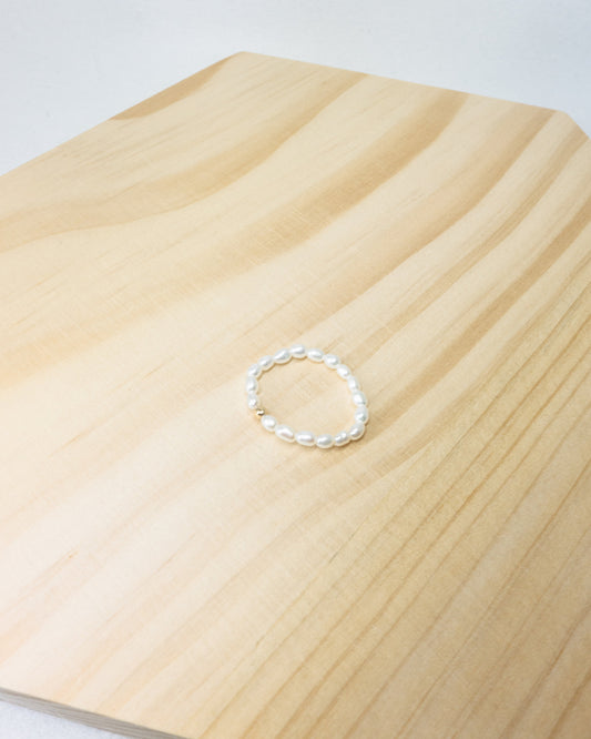 "Maggie" freshwater pearl stretchy ring