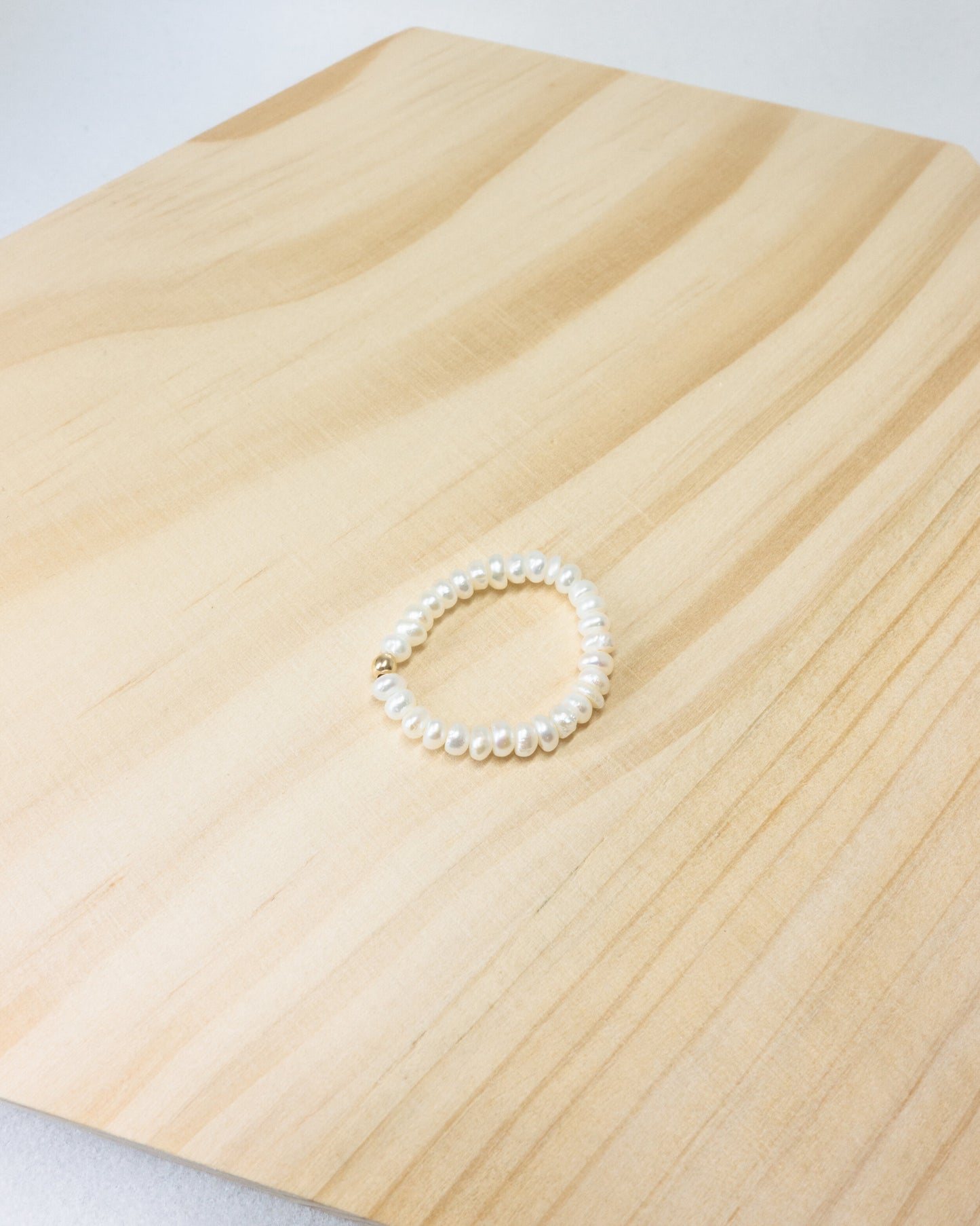 "Maggie" freshwater pearl stretchy ring