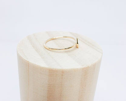 "Sura" minimal hexagon ring