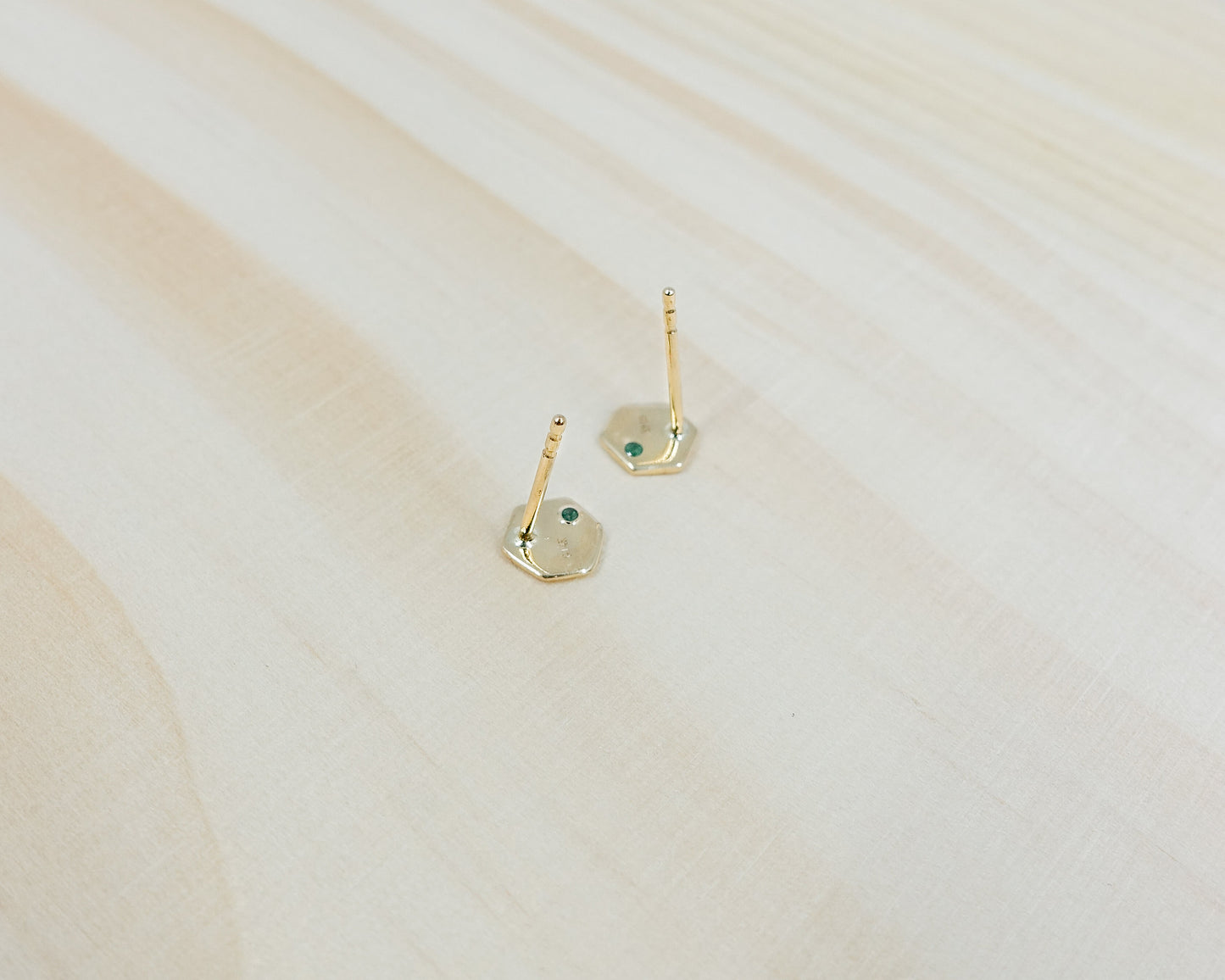 "Sura" minimal hexagon studs