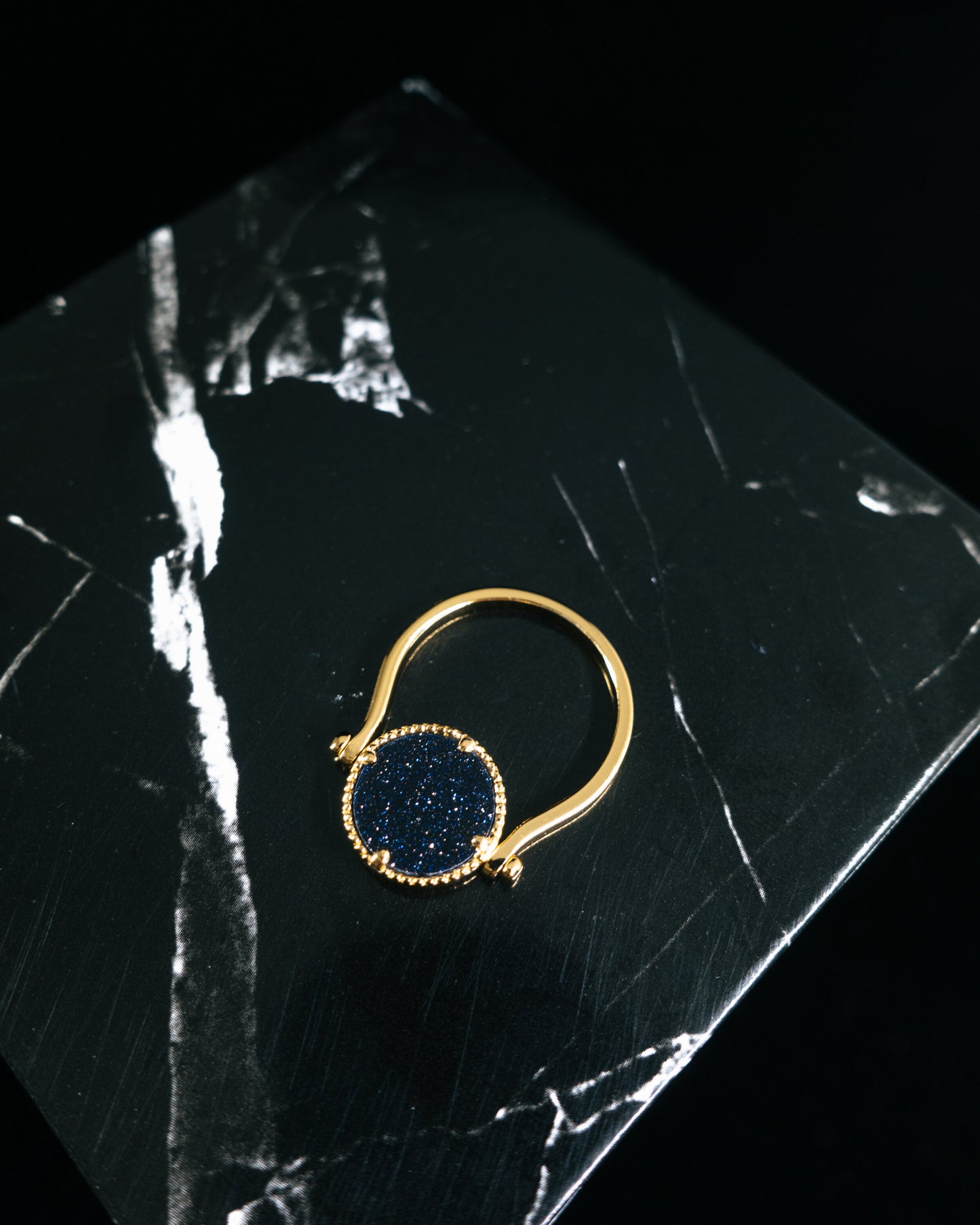 "Theo" double sided flip ring