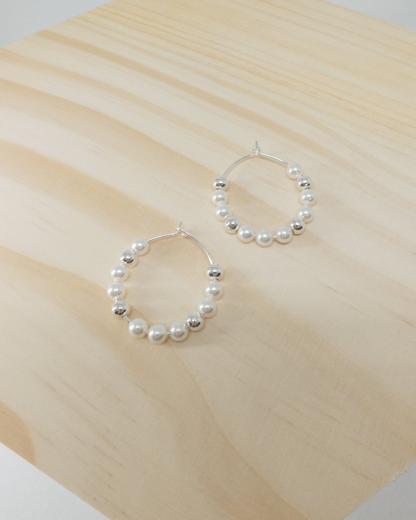 "Yoko" freshwater pearl hoops