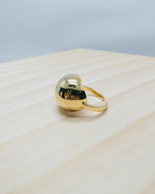 "Vanity" polished dome ring