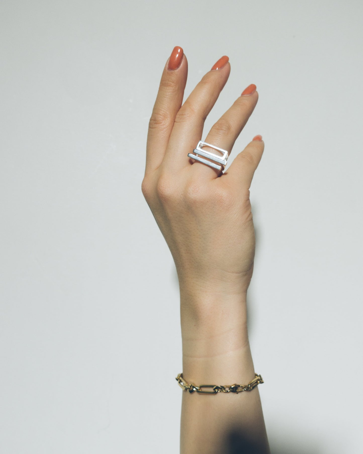 "Vicky" double-bar ring