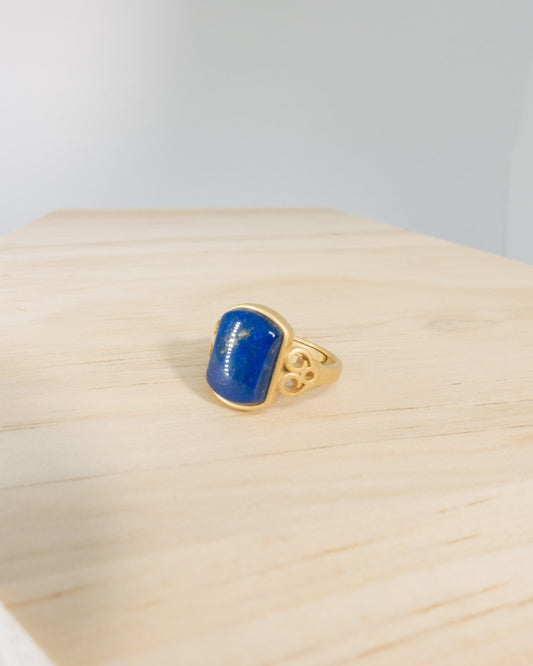 "Léonie" blue lapis ring