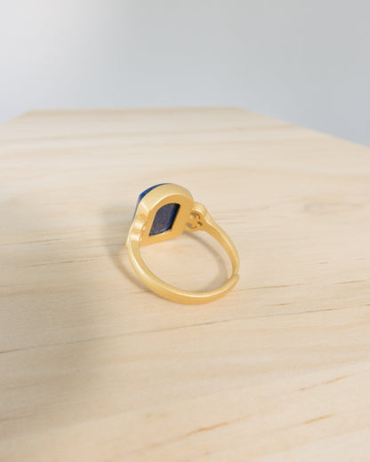 "Léonie" blue lapis ring