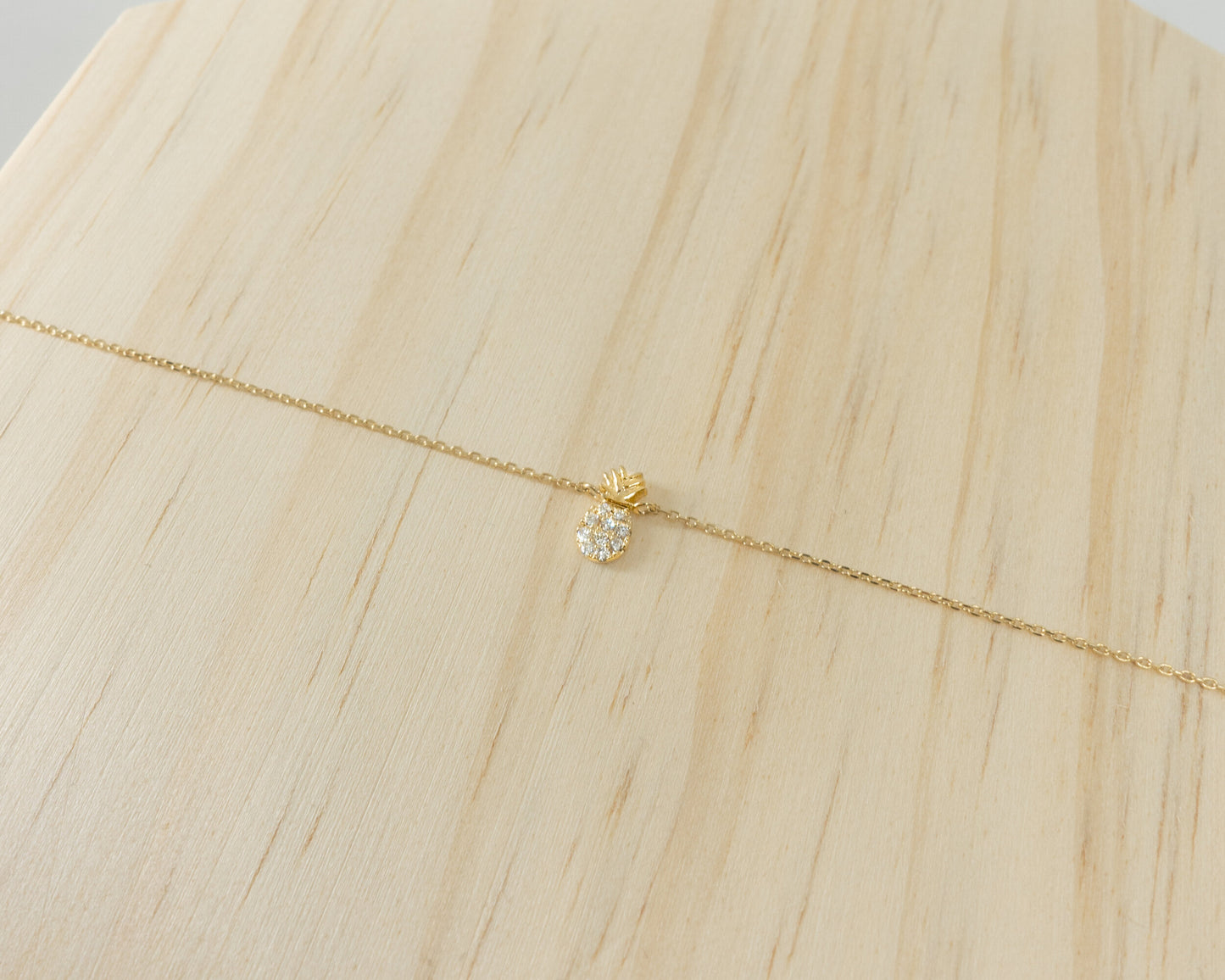 Piña Colada diamond necklace