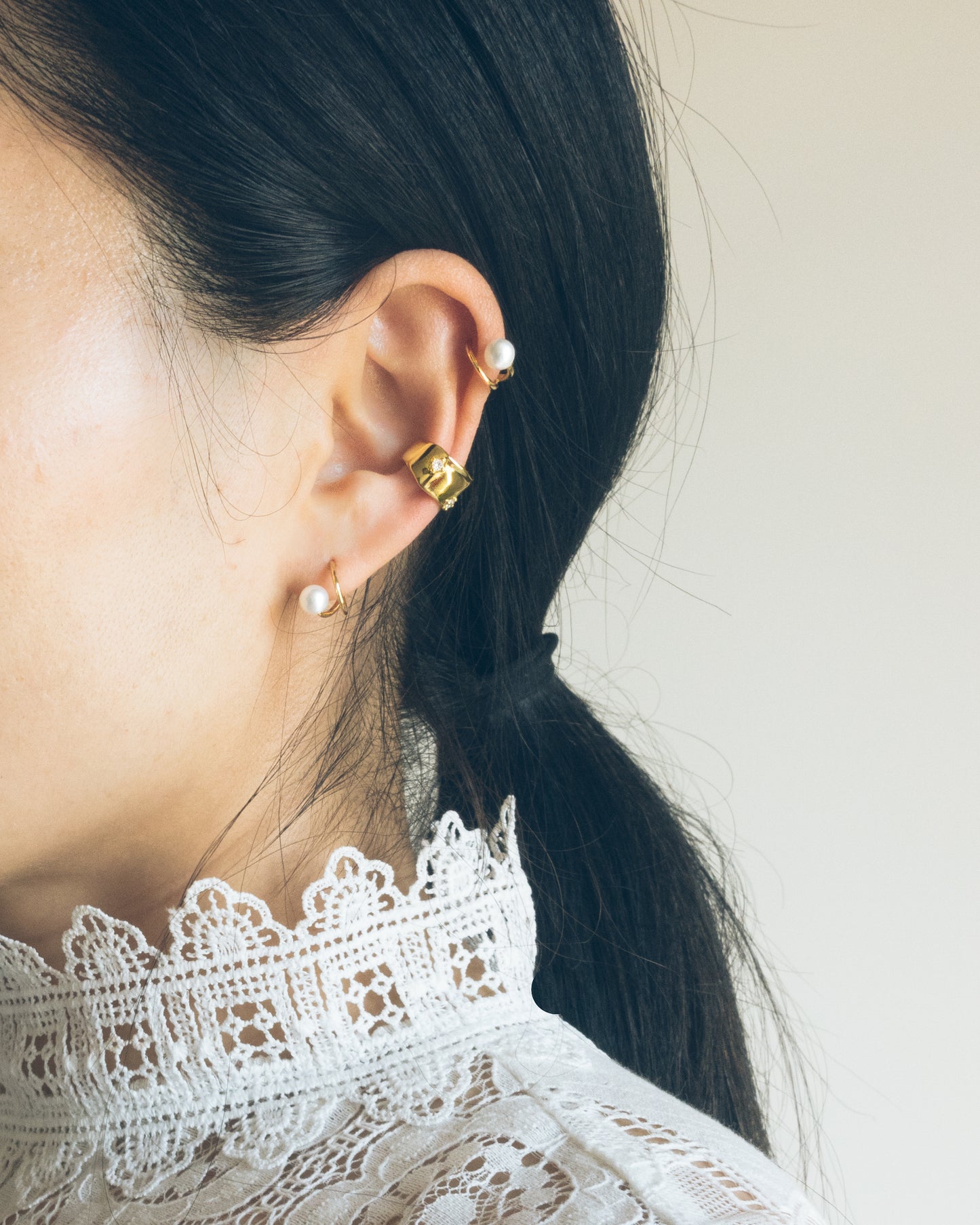 Wide wavy ear cuff