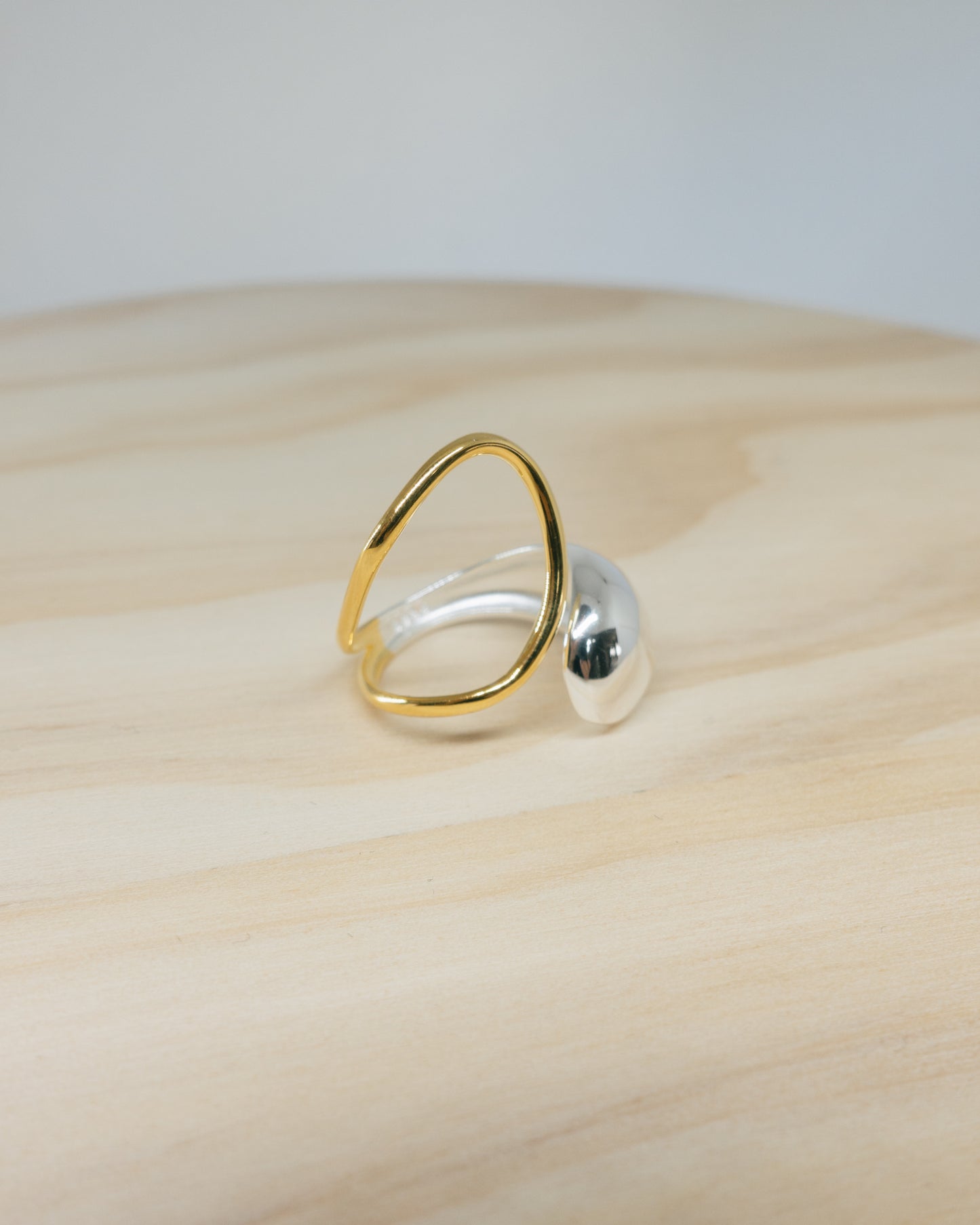 André two tone overlap ring