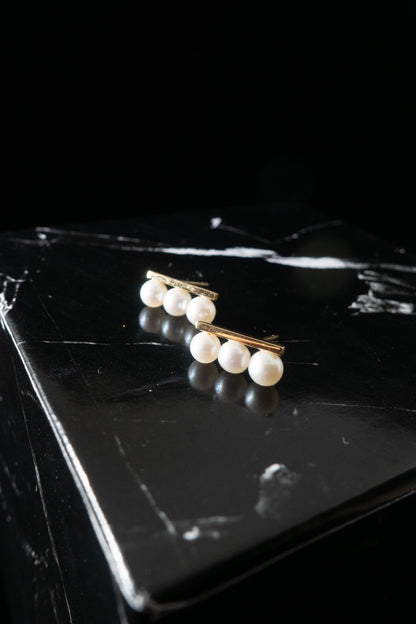 three-pearl balancing bar studs