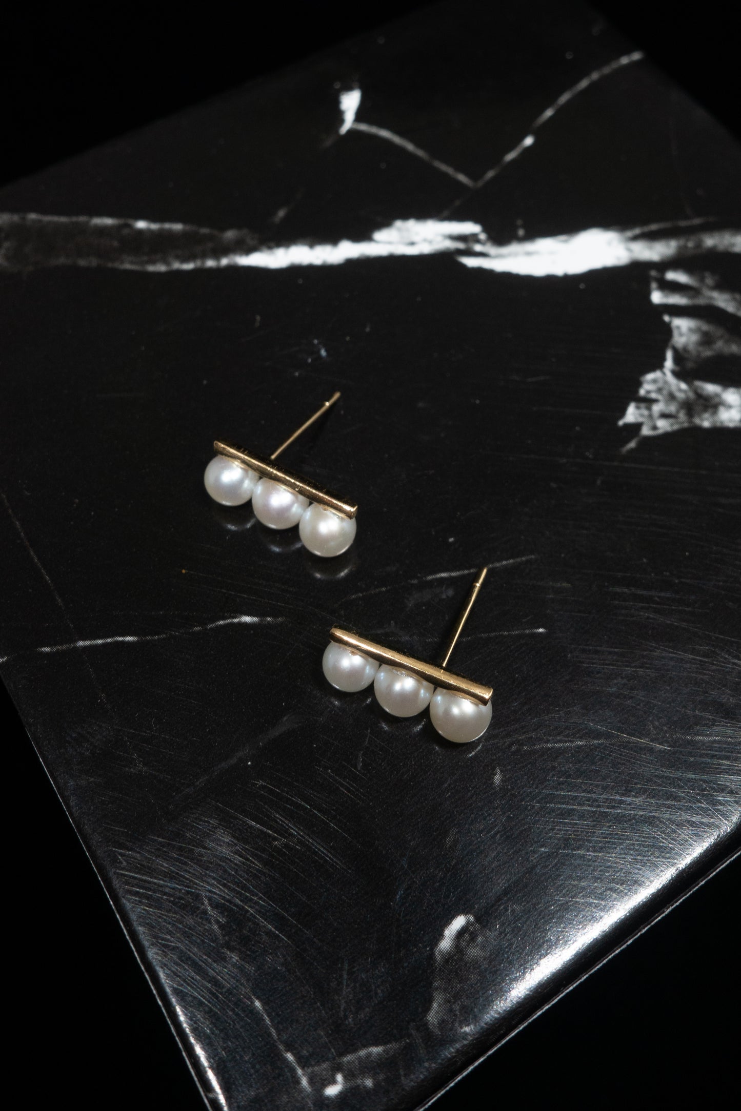 three-pearl balancing bar studs