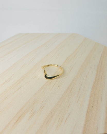 "Kimi" wavy stackable ring